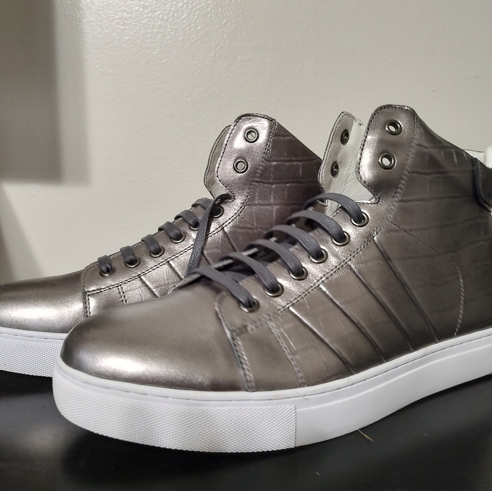 Badgley Mischka High top Shoes